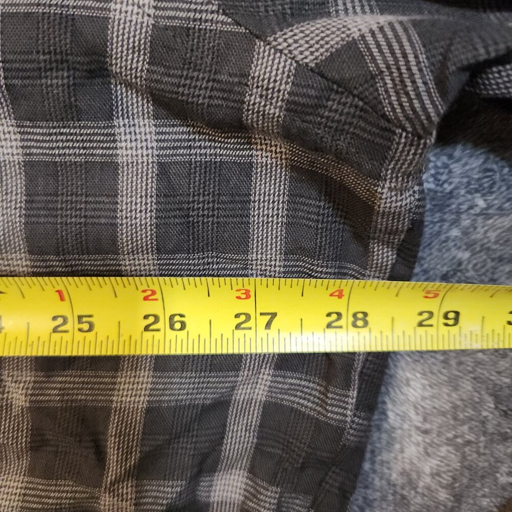 Van Heusen Men Button Down Shirt Big Size 2XL 18 18.5 Black Work Plaid Twill - Picture 10 of 11